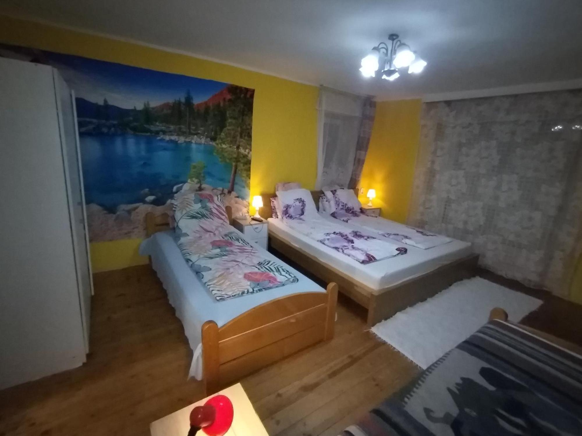 Kert Oevezeti Lakas Apartment Gyongyos Exterior photo